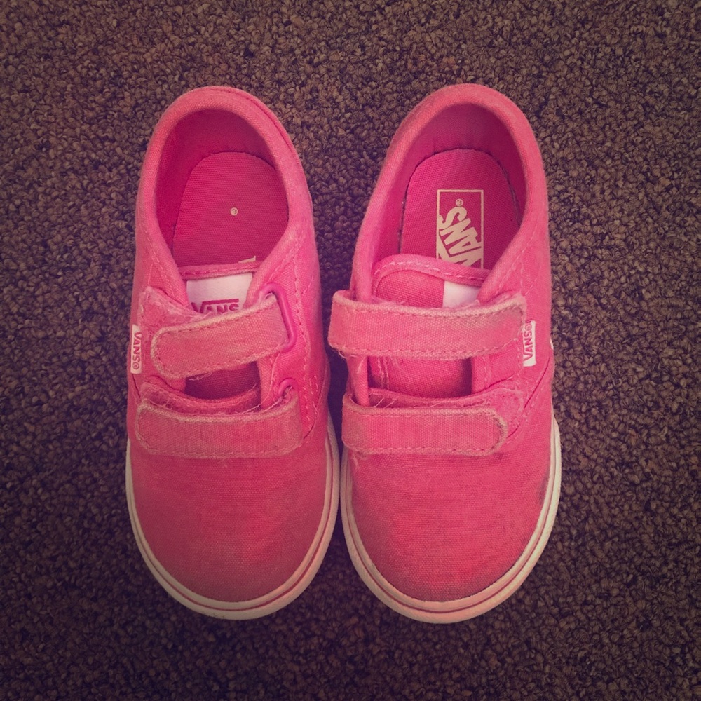 Toddler pink vans